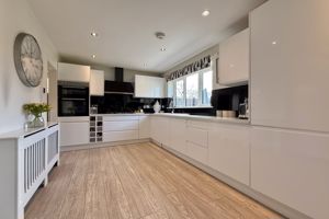 23' Kitchen/Dining Room- click for photo gallery